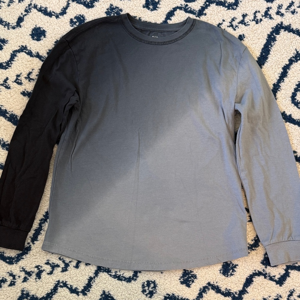 GAP Teen oversized Long Sleeve Gradient Shirt - Black and Gray
